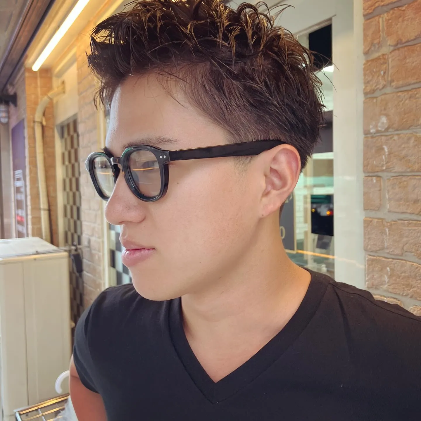 刈り上げは低めで上は動きがでる程の長さ